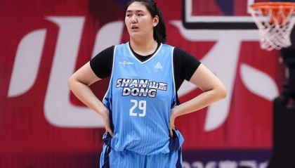 星空体育-张子宇签约山东高速女篮是巨大失误，侯冰并不是知人善任的好教练