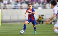 星空体育官方入口-恐影响世界杯😢长友佑都受伤被担架抬出,无缘日本队3月英国拉练